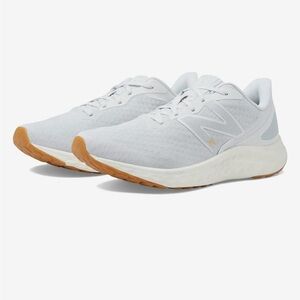 Like New New Balance Gray blue Sneakers fresh foam arishi v 4 size 6.5 women’s